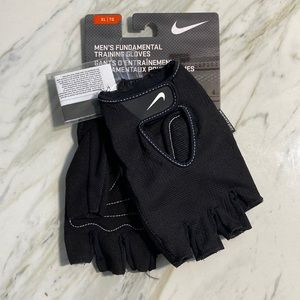 Nike fundamental training gloves